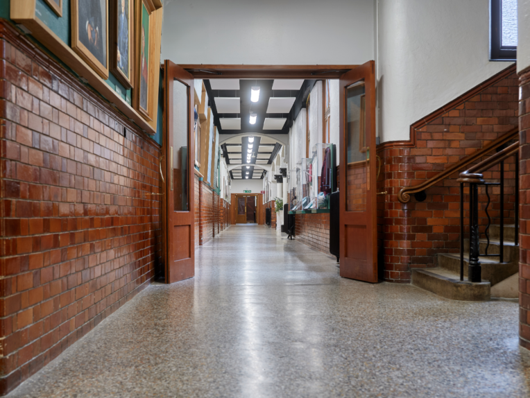 A sparklingly school communicates care